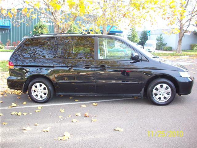 Honda Odyssey 2003 photo 2