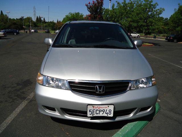 Honda Odyssey 2003 photo 2