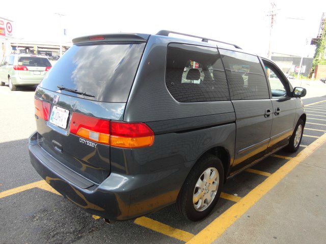 Honda Odyssey 2003 photo 2