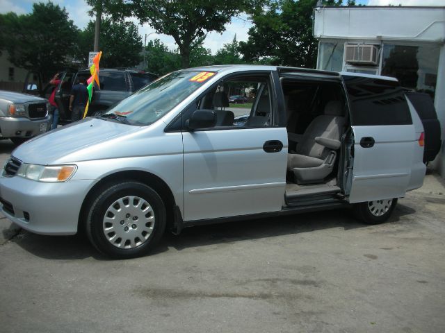 Honda Odyssey 2003 photo 2