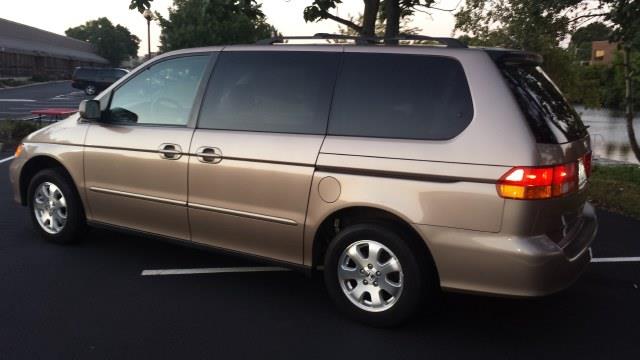 Honda Odyssey 2003 photo 2