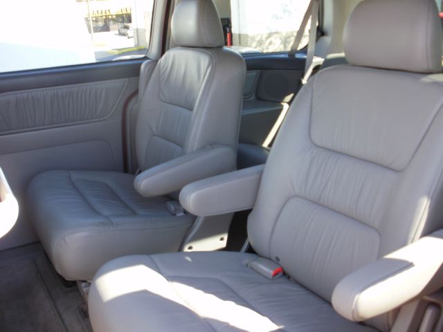 Honda Odyssey 2003 photo 1