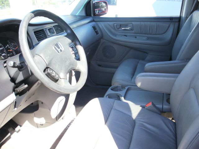 Honda Odyssey 2003 photo 2