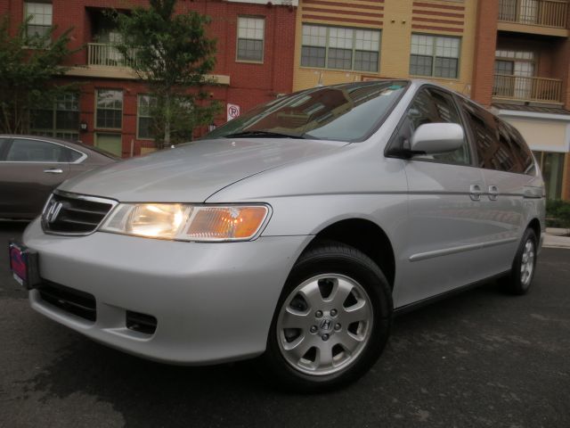 Honda Odyssey 2003 photo 2