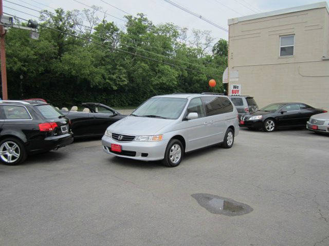 Honda Odyssey 2003 photo 2