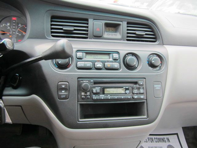 Honda Odyssey 2003 photo 9