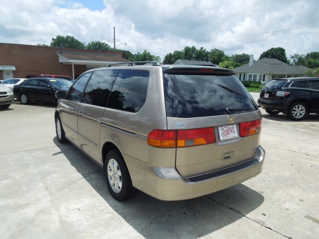 Honda Odyssey 2003 photo 2