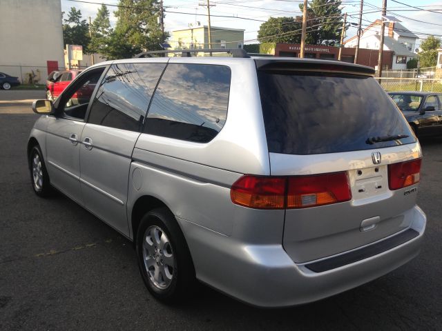 Honda Odyssey 2003 photo 2