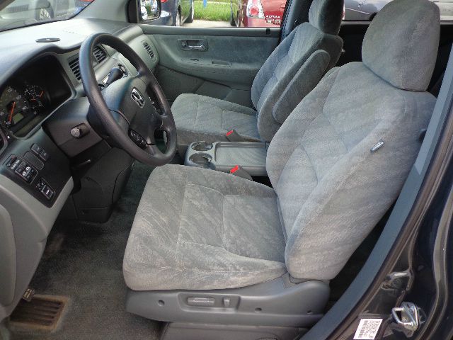 Honda Odyssey 2003 photo 2