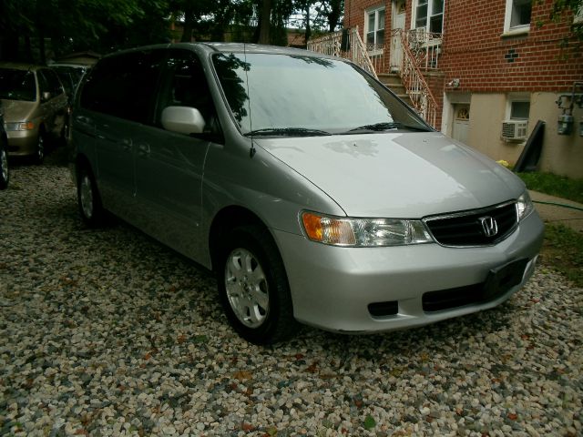 Honda Odyssey 2003 photo 3