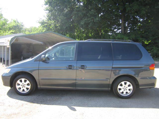 Honda Odyssey 2003 photo 2