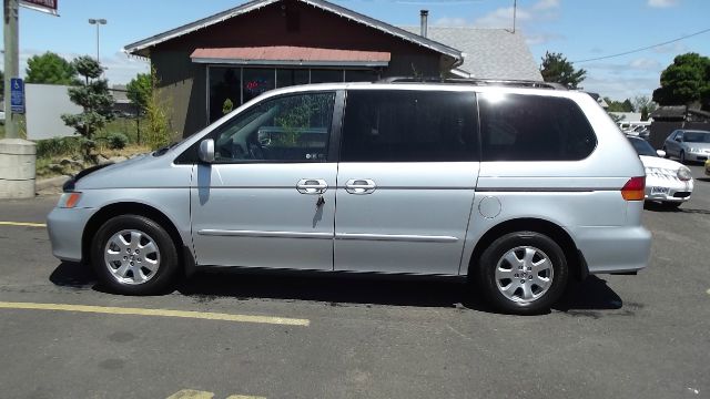 Honda Odyssey 2003 photo 2