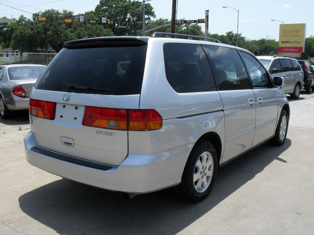 Honda Odyssey 2003 photo 2