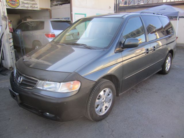 Honda Odyssey 2003 photo 2