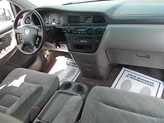 Honda Odyssey 2003 photo 23