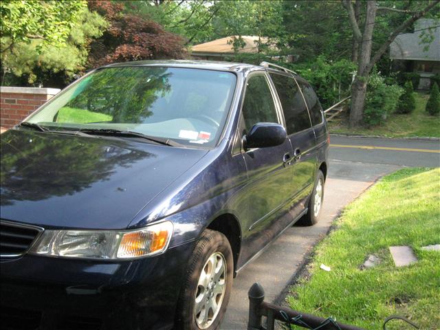 Honda Odyssey 2003 photo 2