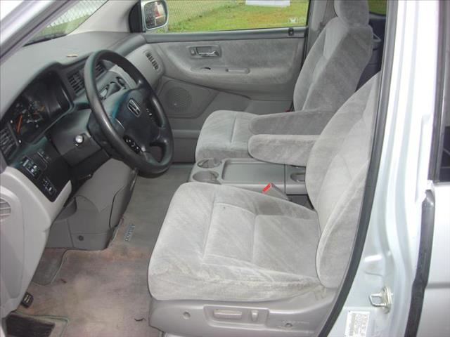 Honda Odyssey 2003 photo 2