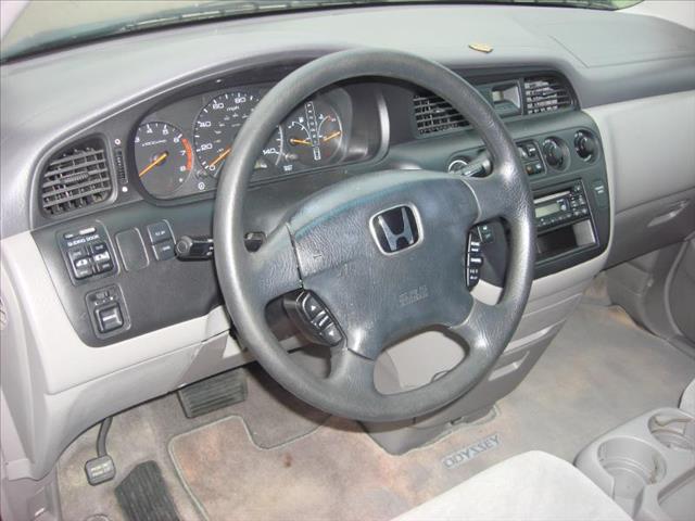 Honda Odyssey 2003 photo 3