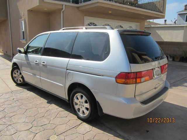 Honda Odyssey 2003 photo 2