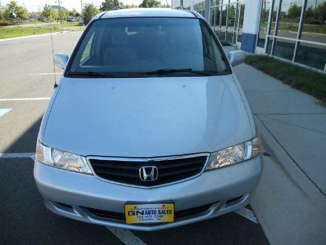 Honda Odyssey 2003 photo 2