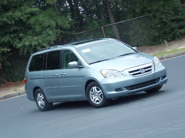 Honda Odyssey 2003 photo 2