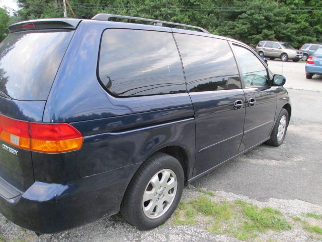 Honda Odyssey 2003 photo 2