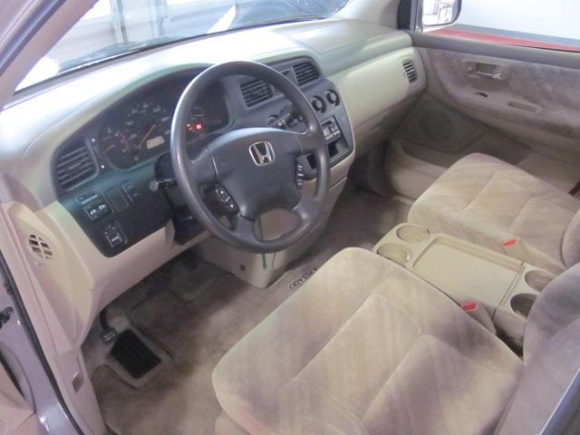 Honda Odyssey 2003 photo 4