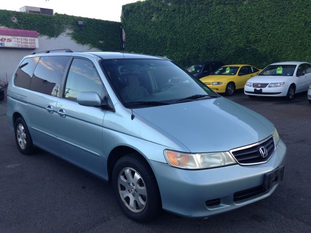 Honda Odyssey 2003 photo 2