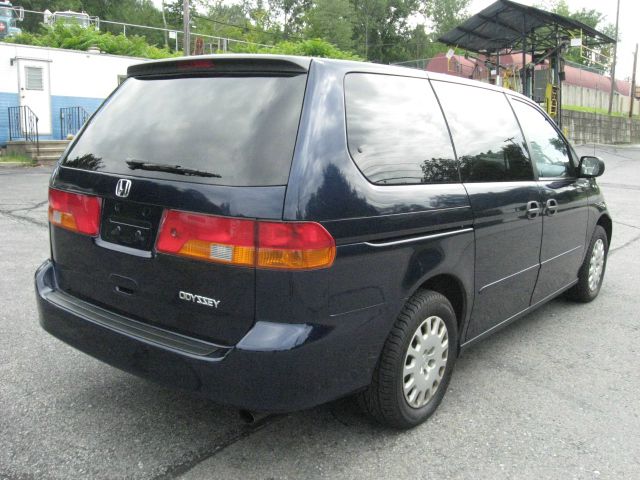 Honda Odyssey 2003 photo 2