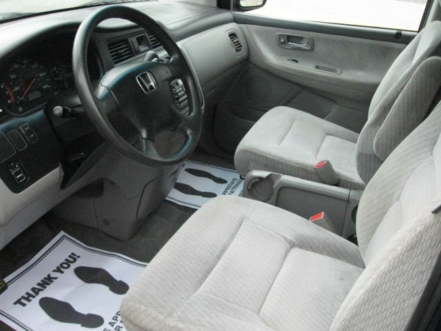 Honda Odyssey 2003 photo 3