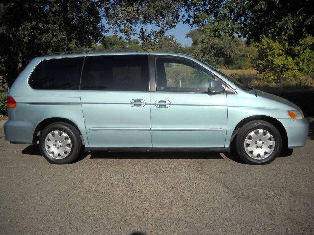 Honda Odyssey 2003 photo 2