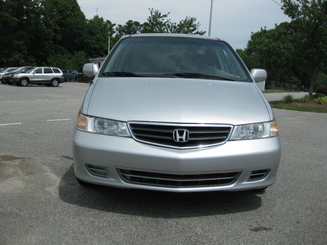 Honda Odyssey 2003 photo 3