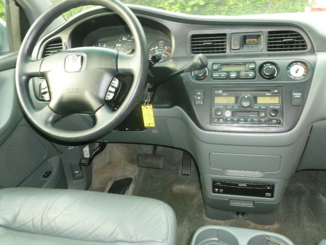 Honda Odyssey 2003 photo 11