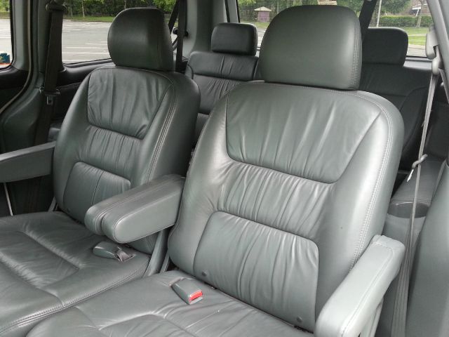 Honda Odyssey 2003 photo 2