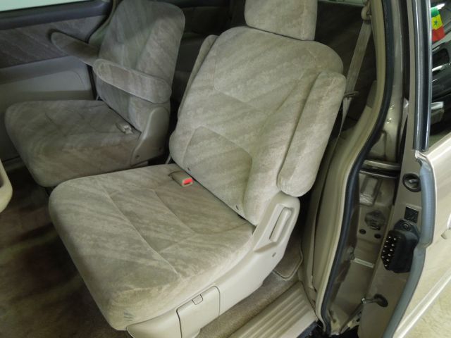 Honda Odyssey 2003 photo 2