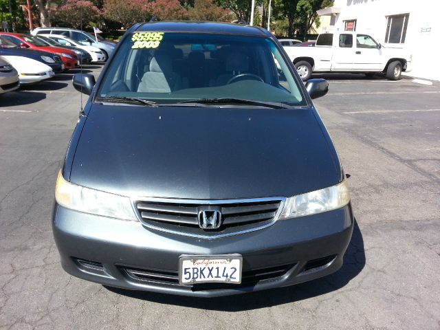 Honda Odyssey 2003 photo 1