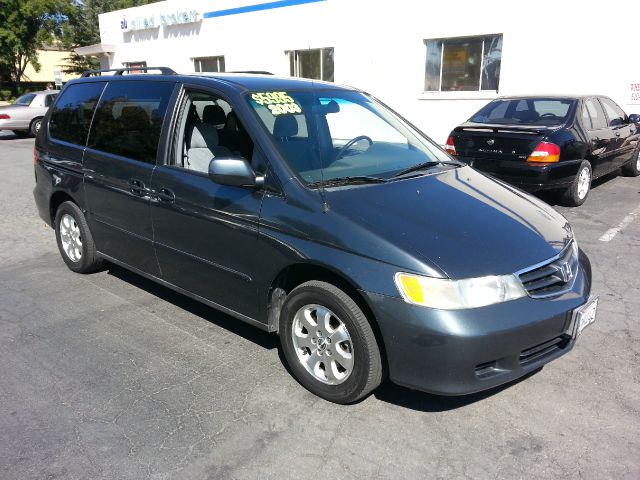 Honda Odyssey 2003 photo 2