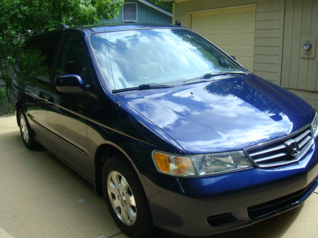 Honda Odyssey 2004 photo 2