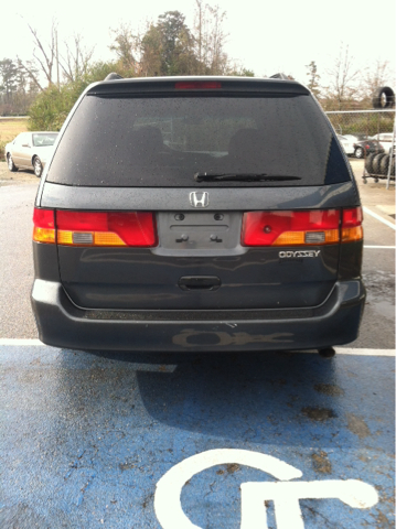 Honda Odyssey 2004 photo 2