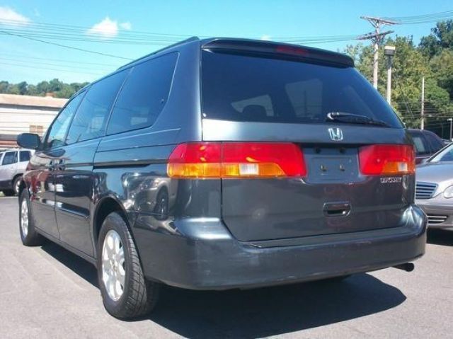 Honda Odyssey 2004 photo 1