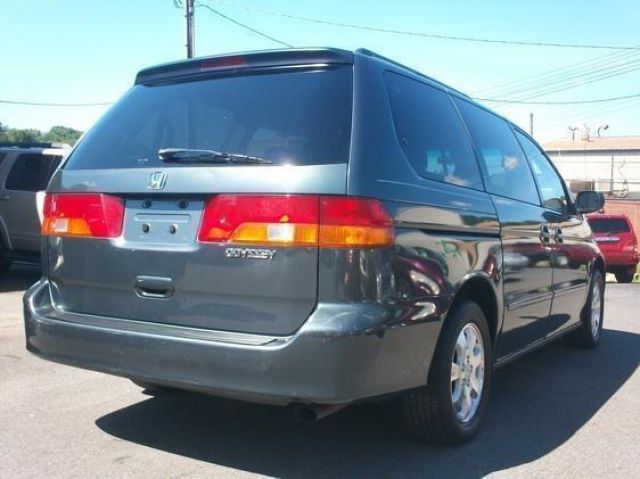 Honda Odyssey 2004 photo 2