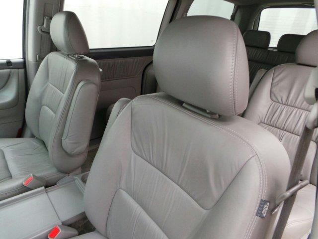 Honda Odyssey 2004 photo 6