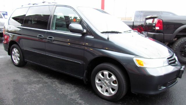 Honda Odyssey 2004 photo 3