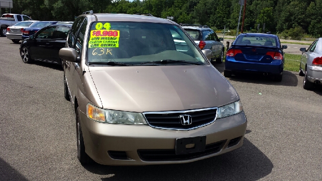 Honda Odyssey 2004 photo 2