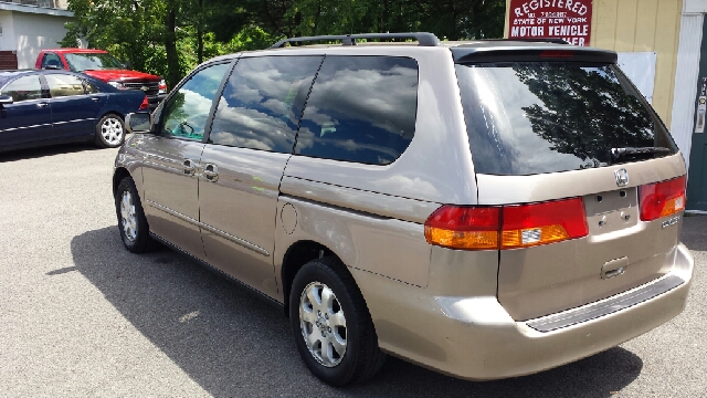 Honda Odyssey 2004 photo 3