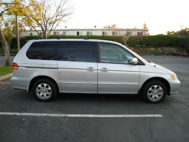 Honda Odyssey 2004 photo 1