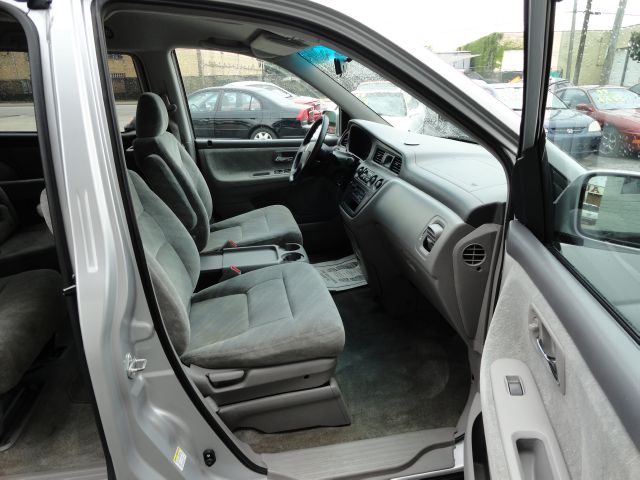 Honda Odyssey 2004 photo 3