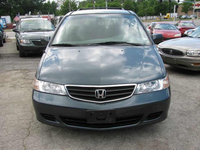 Honda Odyssey 2004 photo 2