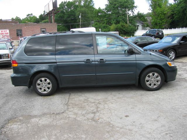 Honda Odyssey 2004 photo 3