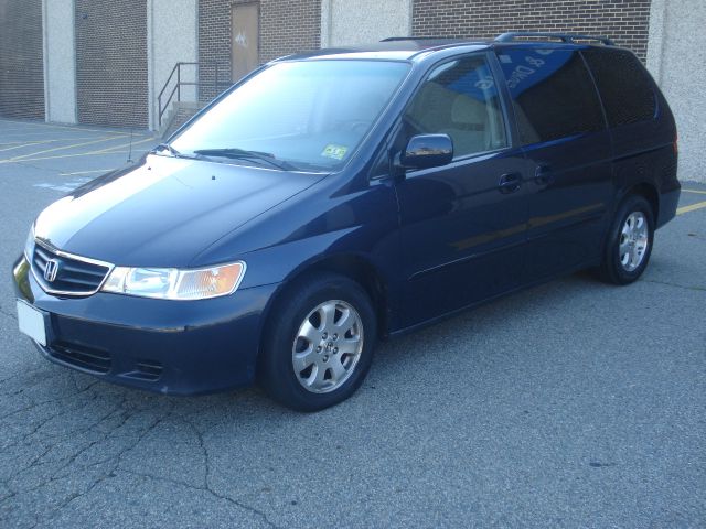 Honda Odyssey 2004 photo 1